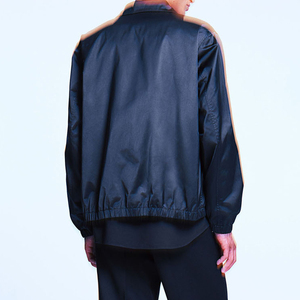 Asequible clásico elegante hombres chaquetas de bombardero para todas las estaciones de alta calidad de los hombres de satén chaqueta de invierno con su logotipo - Product Image 2