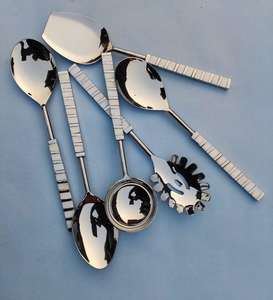 Ensemble de couverts en acier inoxydable écologique de qualité supérieure, style royal, avec poignée à nœud doré, comprenant cuillère de service et spatules ajourées pour friture - Product Image 1