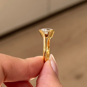 Anillo de moissanita de compromiso de Plata de Ley 925 Premium con corte brillante VVS2 Calidad Estilo de moda Venta al por mayor Precio más barato - Product Image 5