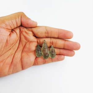 Améthyste Verte Naturelle 76,40 carats, Gouttes sculptées fantaisie, Disposition personnalisée assortie, Tailles carrée, rectangulaire, coussin, poire, Diamant, Cristal, IGI - Product Image 4