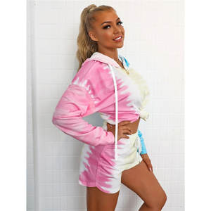 Ensemble deux pièces tie-dye pour femmes, haut et short avec logo personnalisé, tenue estivale tendance de haute qualité - Product Image 4