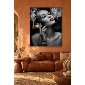 Impression sur toile Fida : Femme noire et blanche aux lèvres rouges et cigare dollar - Product Image 3