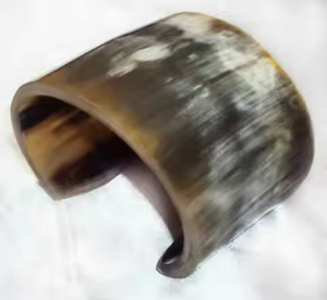 Venta directa de fábrica, brazalete de cuerno natural, pulsera artesanal de cuerno con acabado natural, artesanía de media luna - Product Image 2