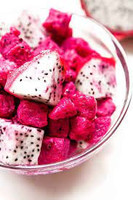 Viet Delta IQF Rode en Witte Dragon Fruit Bulk met Premium Kwaliteit Diepvries Pitaya Fruitblokjes en -stukjes
