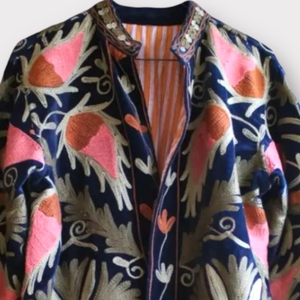 Chaqueta de algodón Suzani hecha a mano India Chaqueta corta bordada a mano Abrigo unisex Chaqueta corta Suzani hecha a mano - Product Image 2