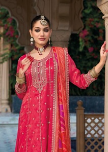 La última impresión digital Dola bordada de Hevey Simar Dupatta Salwar Kameez ropa India pakistaní para fiestas confeccionada - Product Image 5