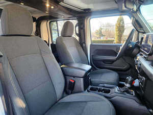 USED 2024 Ultra-Luxury SPORT Pickup Petrol Automatic 4-Seater 360 <b>Camera</b> <b>Panoramic</b> Sunroof Leather Seats Aluminium Alloy Roof - Product Image 3