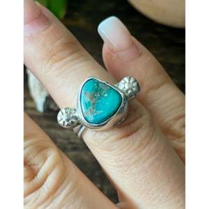 Navajo-Made Fine Jewelry Kingman Turquoise & Sterling <b>Silver</b> <b>Statement</b> <b>Ring</b> Size 6.75 for Everyday Wear - Product Image 2