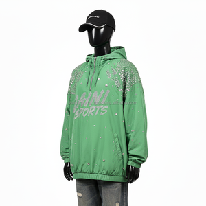 Veste coupe-vent haut de gamme pour femmes, tissu polyester lisse 130GSM, couleur verte, avec logo personnalisé en strass, veste pour femmes - Product Image 4