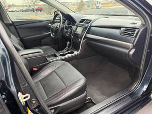 Auto Usado Económico Toyota Camry SE 2015 con Volante a la Izquierda - Product Image 4