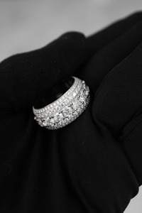 Moissanite Iced out 5 Row Ring 925 Sterling Silver VVS Moissanite Diamond Ring Joyería personalizada Anillo de compromiso Regalo para ella - Product Image 4