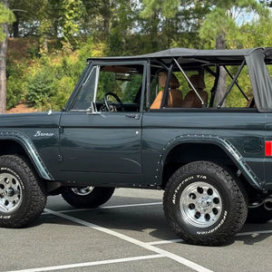 Ford Bronco de 1977 d'occasion, restauré, moteur V8 Stroker de 347 pouces cubes, nombreuses modifications - Product Image 1