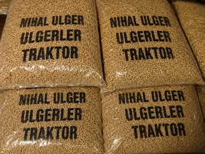 Granulés de bois, granulés de combustible, briquettes beiges, en vrac, en sacs, avec 0,7 % de cendres et 10 % d'humidité, pour le chauffage des poêles et l'utilisation industrielle - Product Image 5