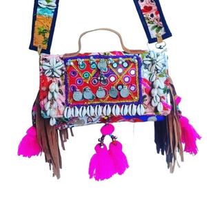 Sac à bandoulière en coton bohème fabriqué à la main pour femmes Banjara luxe Vintage broderie Design géométrique personnalisé à la mode soirée - Product Image 5