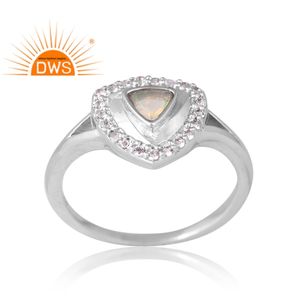 Meilleur design Bague en argent sterling 925 avec opale éthiopienne naturelle et topaze blanche Fabricant de bijoux personnalisés - Product Image 1