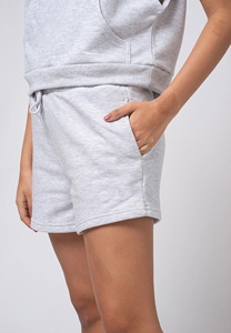 Ensemble de survêtement décontracté 2 pièces pour femme avec logo personnalisé, coupe épaules dénudées, capuche et taille haute – Collection été 2026 - Product Image 4