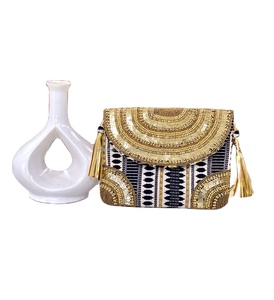 กระเป๋าเงินแฟชั่นสำหรับผู้หญิงกระเป๋าคลัทช์สไตล์วินเทจผ้าเก๋ๆปักด้วยมือสวยงาม - Product Image 1