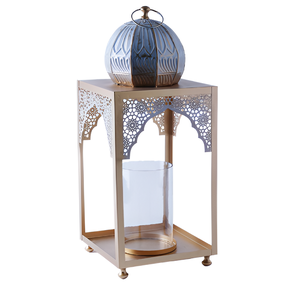 Linterna de vela marroquí con cúpula metálica decorativa de color azul y dorado al por mayor para decoraciones domésticas de Ramadán y Eid - Product Image 1