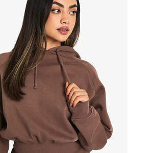 Vente en gros de pulls classiques à capuche pour femmes, sweat-shirt décontracté à manches longues en coton et molleton de couleur unie avec capuche - Product Image 4