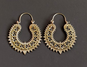 Boucles d'oreilles uniques exotiques en laiton faites à la main Boucles d'oreilles indiennes en laiton pour fille - Product Image 2