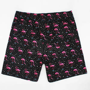 Pantalones cortos de playa ligeros de secado rápido para hombre, logotipo personalizado, patrón sólido, transpirable, estilo de calle alta, cintura media, hechos en Pakistán - Product Image 2