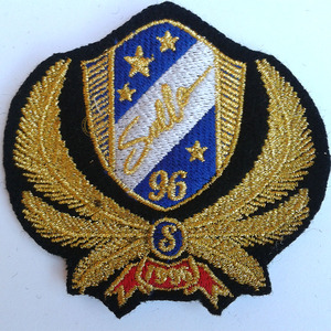 Badges de conception personnalisée de haute qualité brodés à la main avec du fil d'aluminium et des perles de style cousu - Product Image 3
