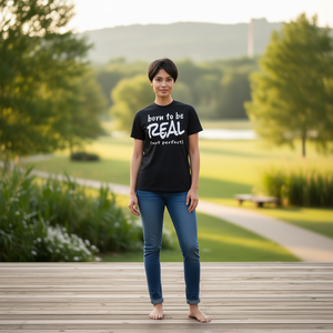 Camiseta Born To Be Real Not Perfect, camiseta de asesoramiento sobre autoestima - Product Image 3