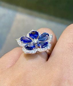 แหวนแต่งงานลายดอกไม้ไพลินสีน้ำเงินแหวนฮาโลของแท้18K แข็งสีขาวชุบทองแหวนครบรอบ - Product Image 2