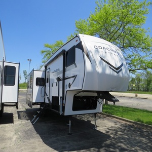 Autocaravana C-O-A-C-H-M-E-N C-H-A-P-A-R-R-A-L LITE 3-0-R-L-S usada del año 2025 en venta - Product Image 1