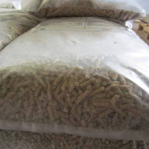 Vente saisonnière d'hiver en bâton de granulés de bois 6mm de diamètre Prix moins cher - Product Image 2