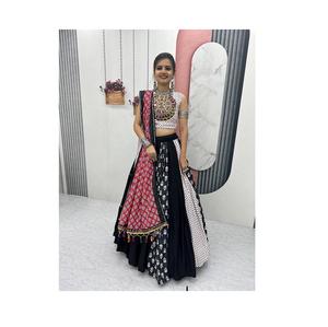 Vente en gros de haute qualité en coton léger Lehenga Choli ensemble avec Gamathi Work vêtements ethniques élégants pour femmes occasions spéciales - Product Image 1