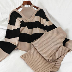 Tendance nouveau automne deux pièces ensemble licou cou rayé hauts tricotés pull + pantalon à jambes larges ensemble vêtements en gros - Product Image 2