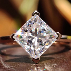 Anillo de Compromiso de Oro Amarillo de 10K con Corte Brillante Personalizado de RB Gems, Moissanita Certificada por IGI, Engaste de Bisel, Estilo Religioso, Anillos Finos - Product Image 3