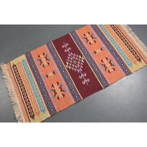 Alfombra Turca Vintage de 2.6x4.8 pies (80x147 cm), Alfombra de Camuflaje Roja y Azul - Product Image 1