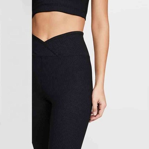 Leggings de yoga taille haute pour femmes, effet push-up, design taille croisée en V, couleur unie, anti-transpiration, respirants, en Spandex/Nylon - Product Image 3