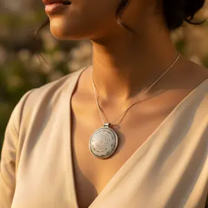 Colgante Espiral de Plata 925 para Mujer, Joyería Religiosa Hecha a Mano con Piedras Preciosas, Regalo con Diamante Talla Esmeralda, Patrón de Números en Oro Rosa - Product Image 3