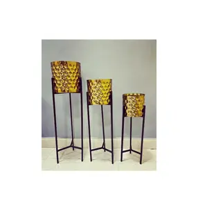 Meilleure vente Jardinière en métal à motif de qualité durable faite à la main en Inde pour le jardin à l'extérieur Pots de fleurs jardinières fournisseur en gros - Product Image 1