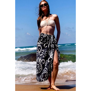 Vestido Sarong de Playa con Estampado de Hojas Hawaianas - Falda de Verano Multiusos de 1 Pieza - Product Image 3