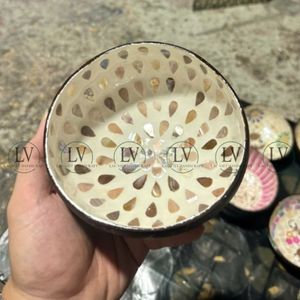 ชามแบบฝังม็อบกะลามะพร้าวสุดหรูพร้อมดีไซน์หลากหลายสำหรับเครื่องใช้บนโต๊ะและเครื่องครัวขายส่งจากเวียดนาม - Product Image 1