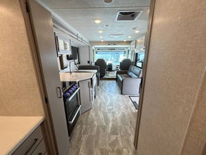 Used 2021 T-h-o-r W-i-n-d-s-p-o-r-t 31C <b>Trailer</b> - Product Image 4