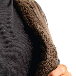 Gilet de chasse Realtree MAX-7 à poils hauts avec doublure en peluche polaire et poches zippées pour une performance chaleureuse et polyvalente - Product Image 6