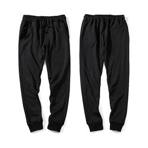 Conjunto de Dos Piezas con Bloques de Color y Logotipo Personalizado del Fabricante, Chándales Casuales de Alta Calidad con Cierre y Mangas Largas para Hombre - Product Image 6