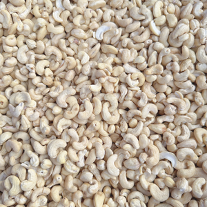 Vente flash 2025 Prix des noix de cajou dans le monde entier Noix de cajou entières Noyaux entiers W320 Santigo Vietnam Prêt à être expédié - Product Image 1