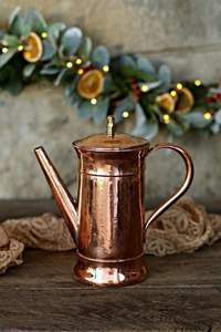 Cafetière traditionnelle en cuivre avec longue poignée d'aspect vintage et long bec pour une coulée élégante et lisse - Product Image 5