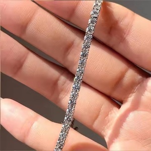 Pulsera clásica de oro blanco de 14 quilates, pulsera de tenis de diamante cultivado en laboratorio Moissanite para regalo de aniversario - Product Image 1