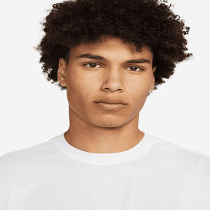 "Camiseta deportiva blanca para hombre: Tejido de Jersey suave, ajuste relajado, 100% poliéster" - Product Image 3