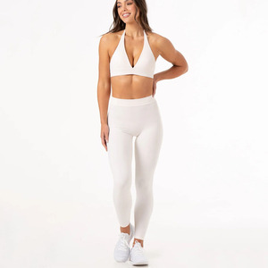Derniers ensembles OEM ivoire avec logo personnalisé pour femmes ensemble de 2 pièces leggings froissés pour femmes nouveau et taille haute ajustée avec ceinture arrière en forme de V - Product Image 1