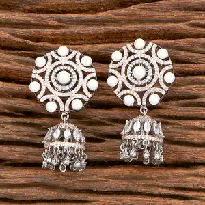 立方氧化锆珍珠Jhumki Cz耳环，双色铑黑色电镀，适合女性和女孩