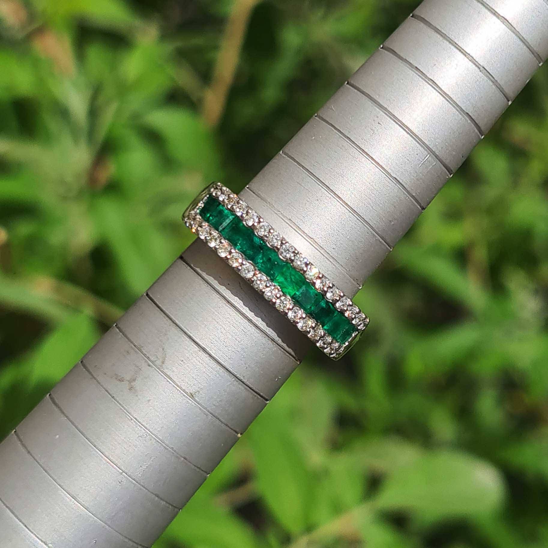 สีเขียว