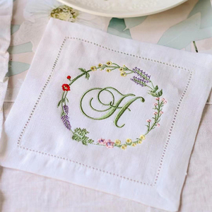 Serviettes en coton lin blanc personnalisées pour mariages et fêtes faites à la main avec logo personnalisé style uni pour le dîner - Product Image 6